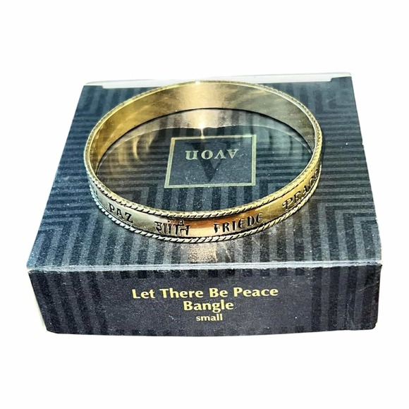 Vintage Avon Let There Be Peace Engraved Bangle Small Multilingual Languages - Picture 1 of 5